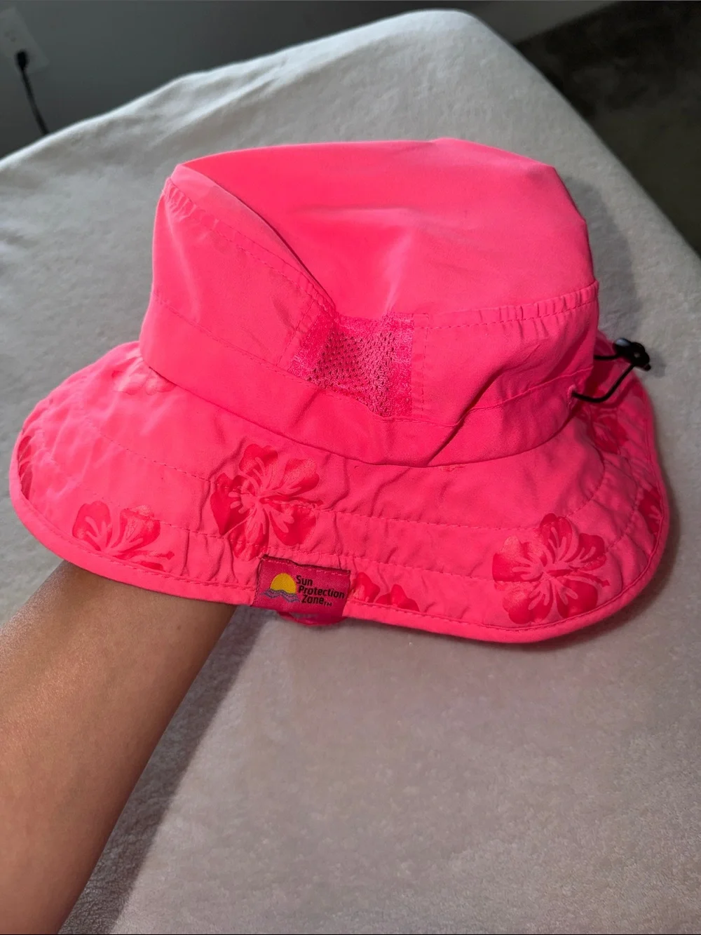 SUN PROTECTION ZONE ADJUSTABLE HOT PINK BUCKET HAT SPF 50